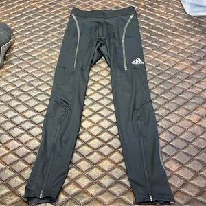 Men’s Adidas athletic tights. Size men’s medium. Color is black.